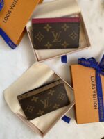 LOUIS VUITTON cardholder