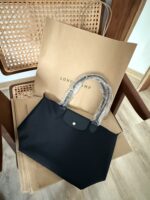 Long champ medium black bag - Image 3