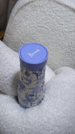 Harrods toile water bottle - Image 2