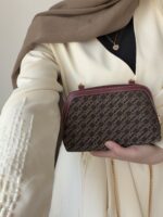 CH wallet cross bag - Image 4