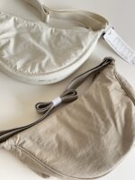 Uniqlo round bag - Image 7