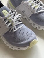 ON CLOUD shoes - Image 3