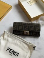 Fendi wallet on chain - Image 2