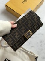 Fendi wallet on chain - Image 3